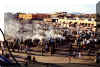 Marrakech_la_place_et_les_fumees.JPG (79609 octets)